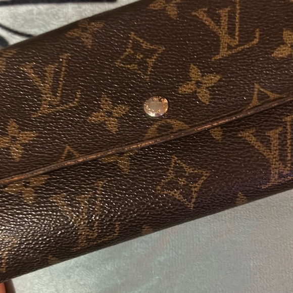 Gorgeous Louis Vuitton monogram Sarah Long Wallet with COA - Picture 4 of 16